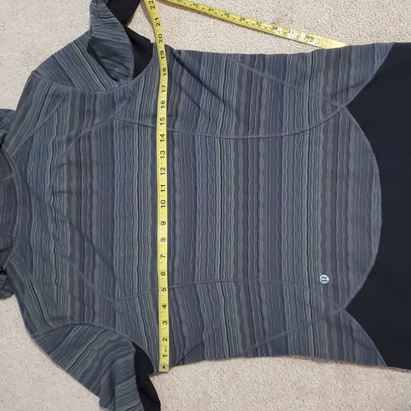 lululemon athletica Daily Practice Jacket - Picture 11 of 12